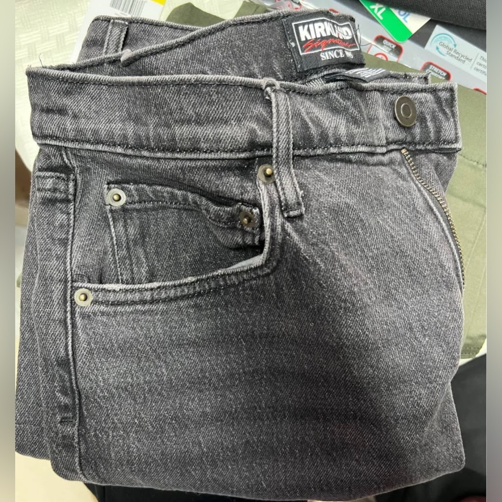 Kirkland Signature Black Straight Jeans - Picture 2 of 3